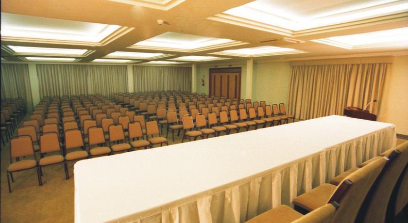 Astron Suites Sao Jose Dos Pinhais By Nobile מראה חיצוני תמונה