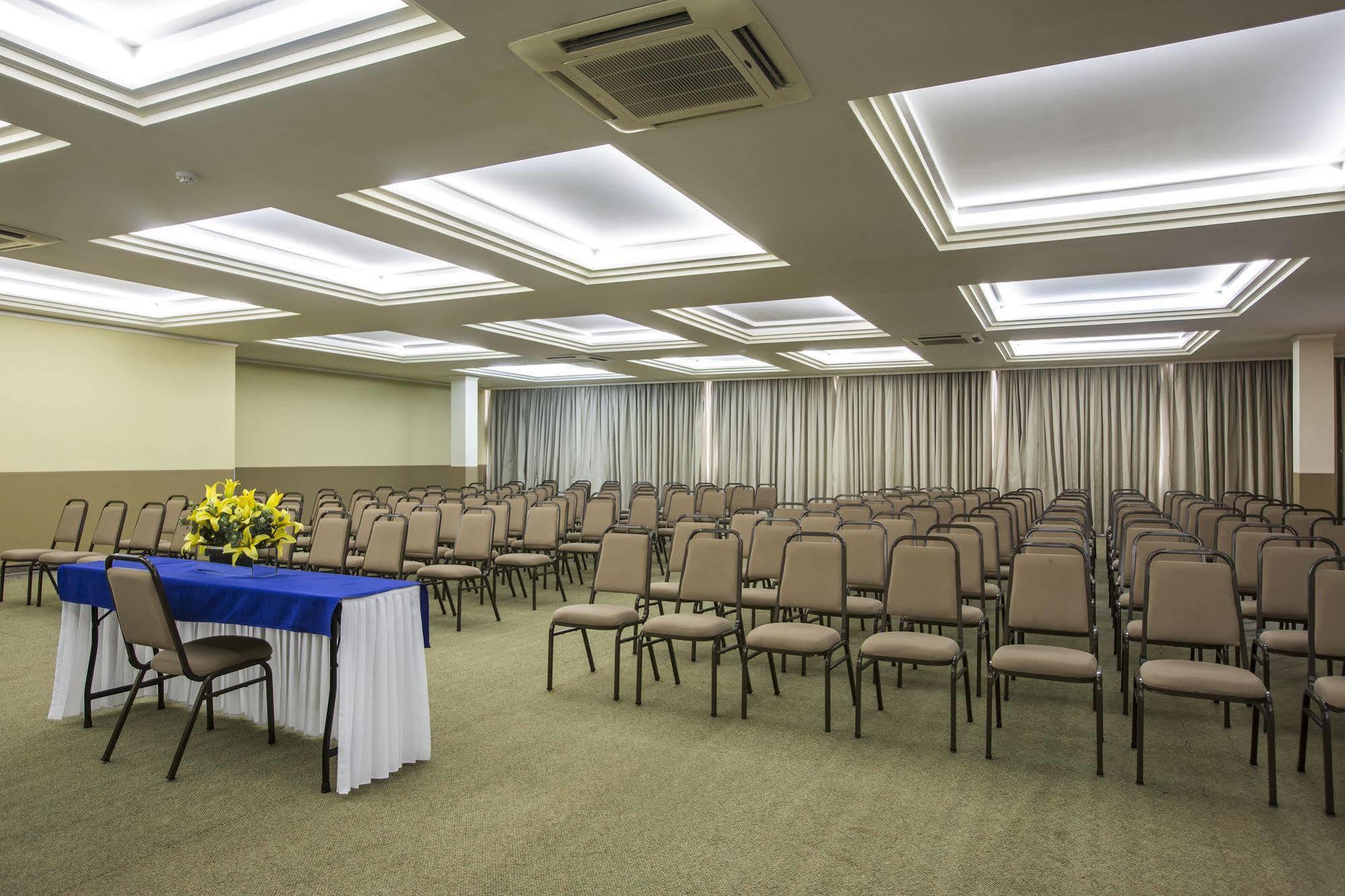 Astron Suites Sao Jose Dos Pinhais By Nobile מראה חיצוני תמונה