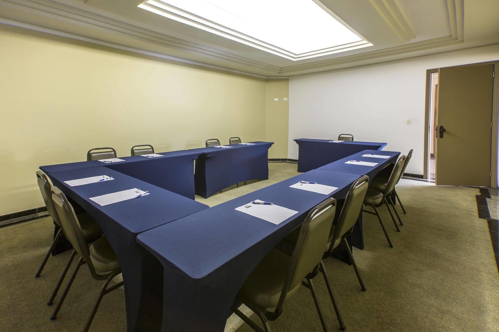 Astron Suites Sao Jose Dos Pinhais By Nobile מראה חיצוני תמונה